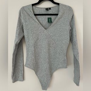 SIMONS ICONE V-Neck Bodysuit Size Medium